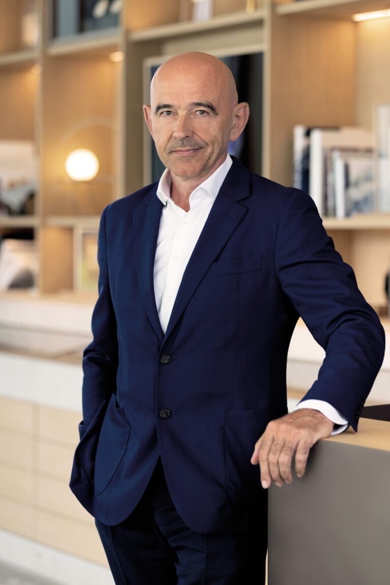 Van Cleef & Arpels on the Discipline Behind Creativity with Director Pascal Narbeburu